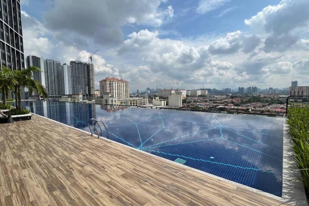 Mt Stay @ Aera Residence Petaling Jaya Buitenkant foto